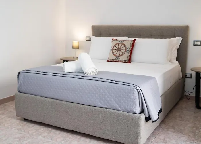 Naxos Home Holiday